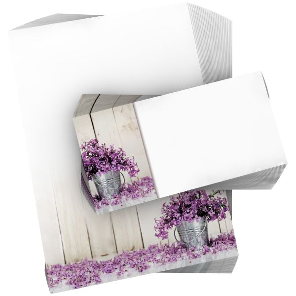 Motivpapier Fleur de Savon DIN A4 – Lavendelfarbene Blüten und eine helle Holzoptik schaffen einen romantischen, wohnlichen Rahmen