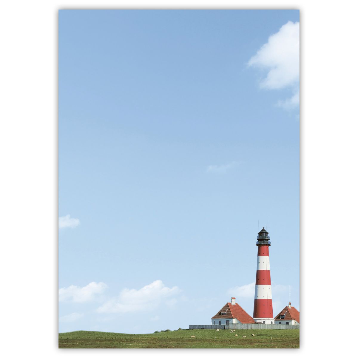 Motivpapier Leuchtturm DIN A4 – Leuchtturm und weiter Himmel schaffen eine klare maritime Optik mit nordischem Charakter